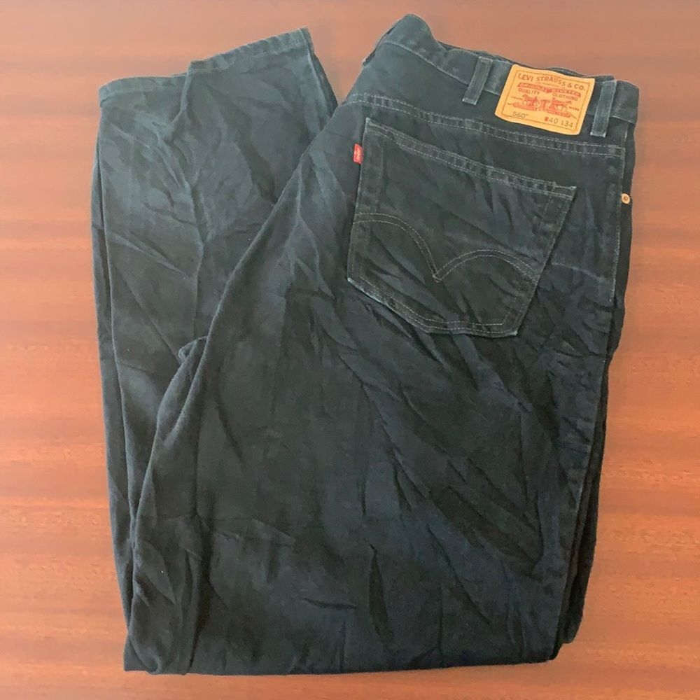 Vintage man’s 560 Levi’s mom jeans